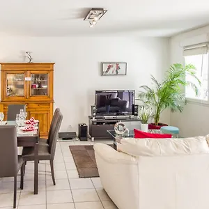 appartcosy-lyon-est.hotels-rhonealpes.com/